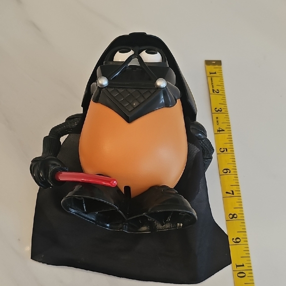 Hasbro Mr Potato Head Darth Vader - Picture 9 of 9